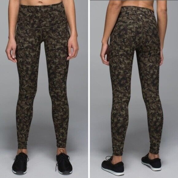 lululemon athletica Pants - Lululemon Wunder Under Pant *Full-On Luon (Roll Down) Mystic Jungle Size 6